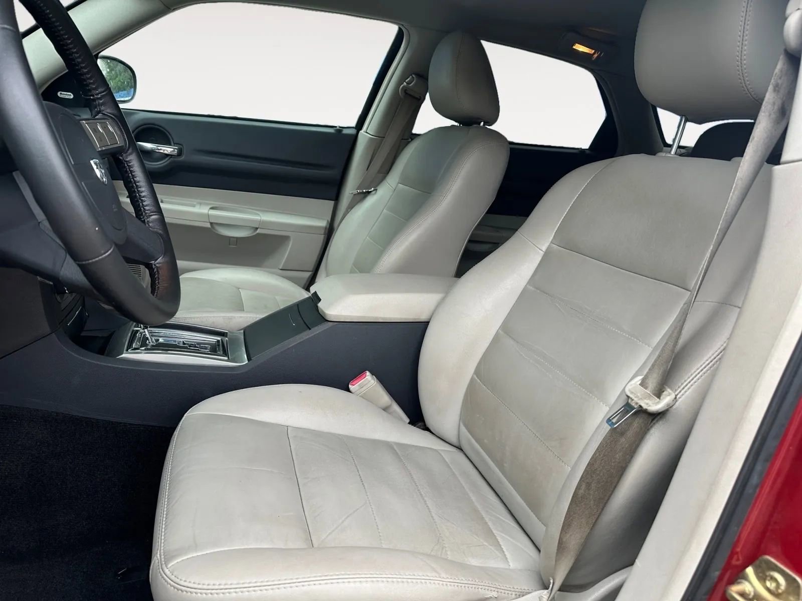 Used 2005 Dodge Magnum R/T w/ Convenience Group II RWD image 10