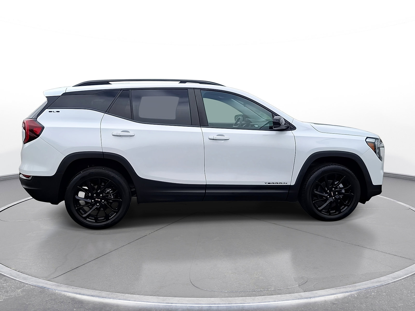 Used 2023 GMC Terrain SLE w/ Driver Convenience Package AWD/4WD image 9