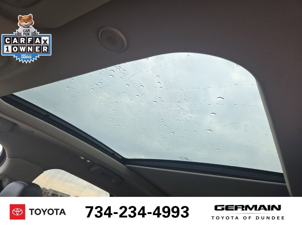 Used 2024 Lincoln Corsair AWD w/ Equipment Group 101A image 16