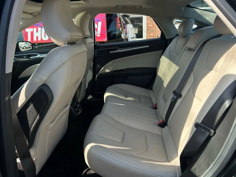 Used 2016 Ford Fusion Titanium image 19