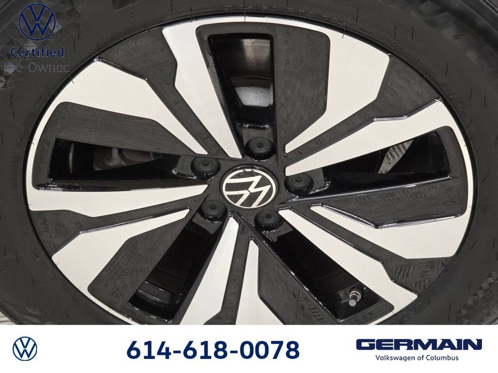 Certified 2025 Volkswagen Atlas SE AWD/4WD image 12