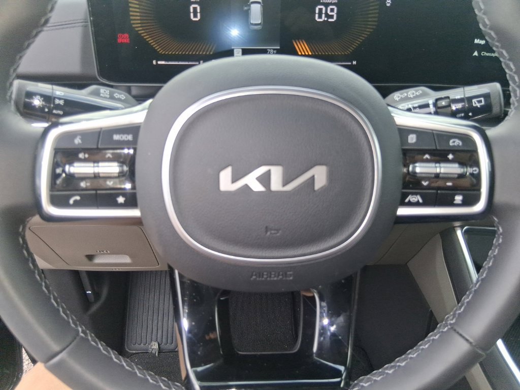Certified 2026 Kia Carnival EX FWD image 13