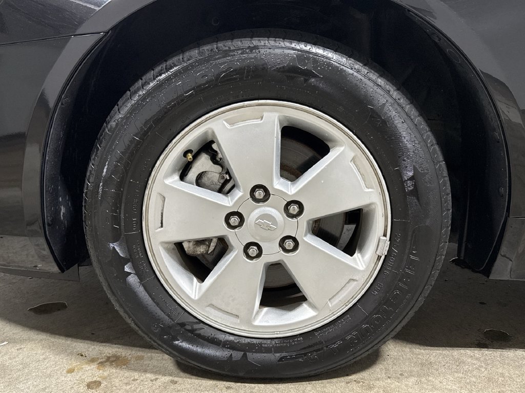 Used 2011 Chevrolet Impala LT FWD image 25