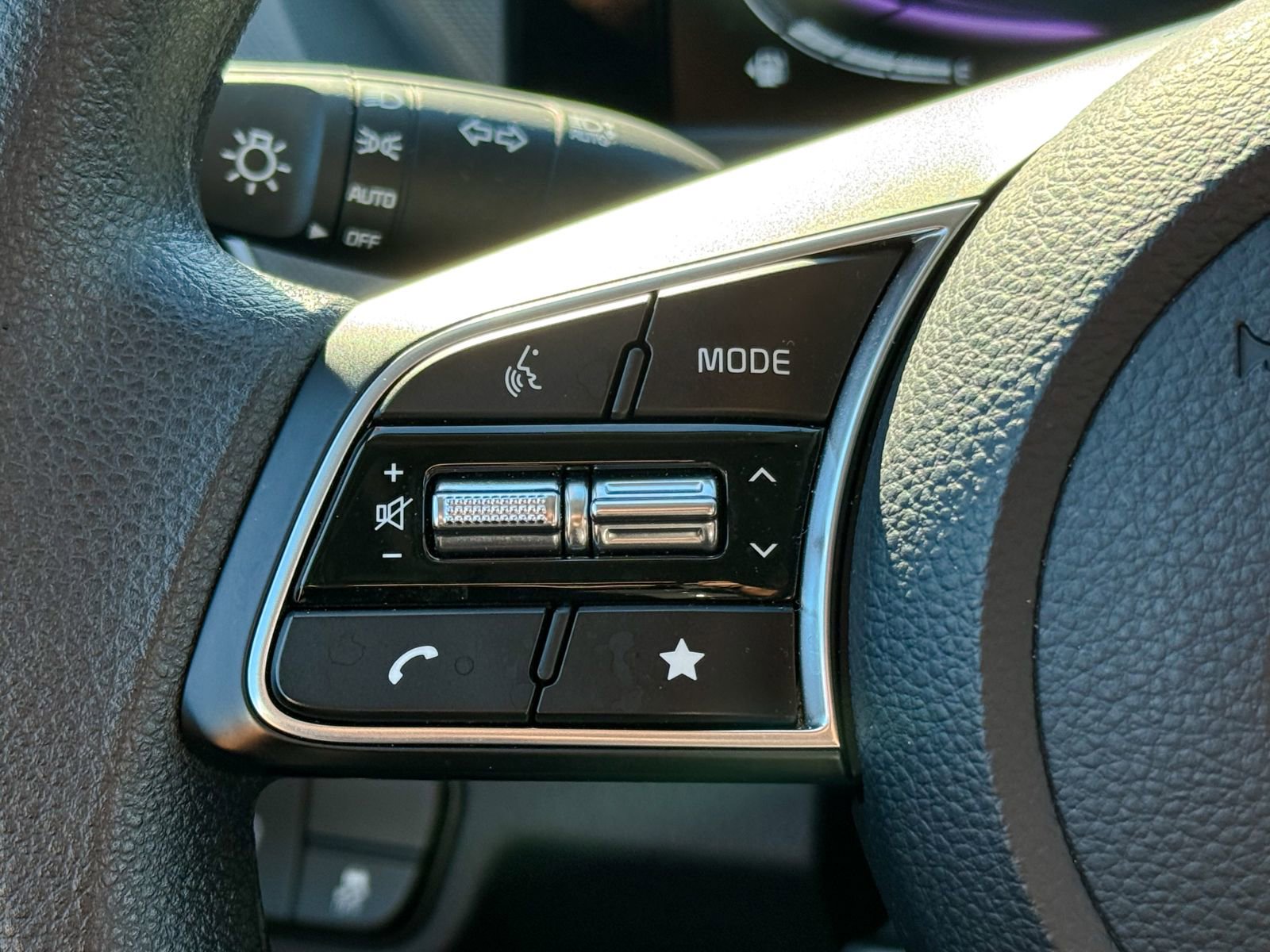 Certified 2025 Kia Seltos LX AWD/4WD image 28