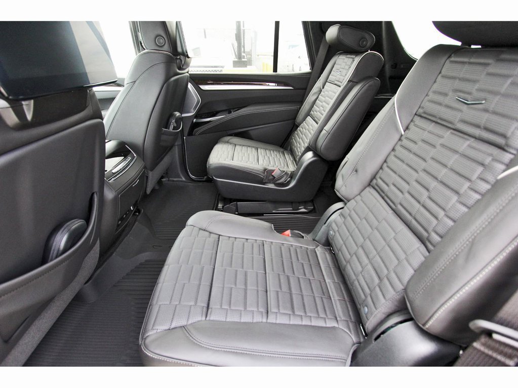 New 2026 Cadillac Escalade Platinum Sport w/ LPO, ONYX Package AWD/4WD image 7