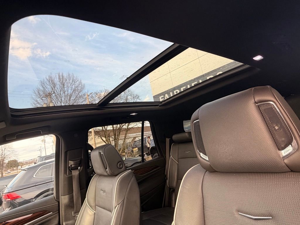 Used 2023 Cadillac Escalade Premium Luxury image 24