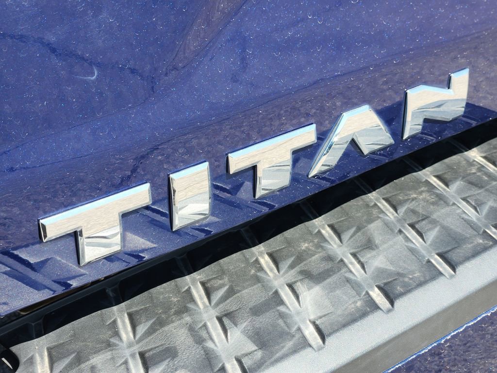 Used 2022 Nissan Titan SV image 8