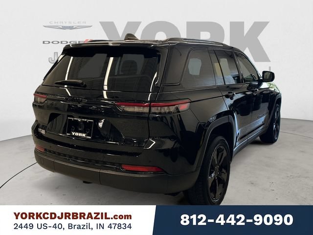 Used 2023 Jeep Grand Cherokee Altitude AWD/4WD image 5