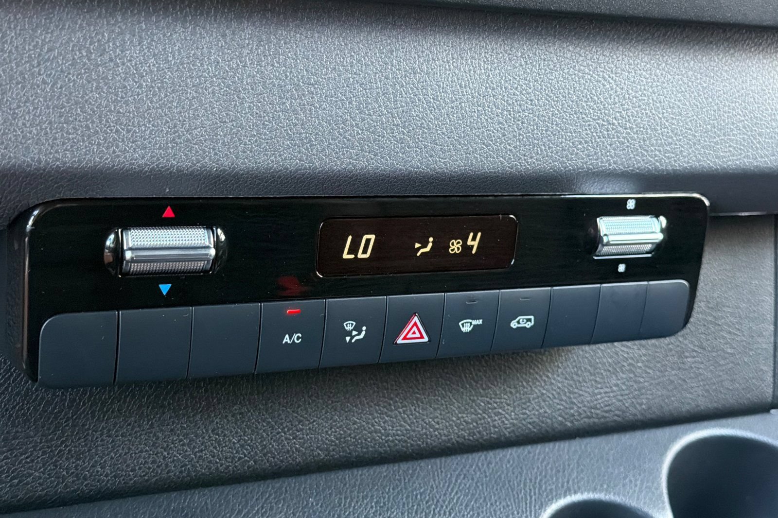 Used 2025 Mercedes-Benz Sprinter 2500 image 18