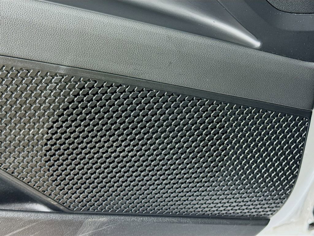 Certified 2025 Hyundai Elantra SE image 18