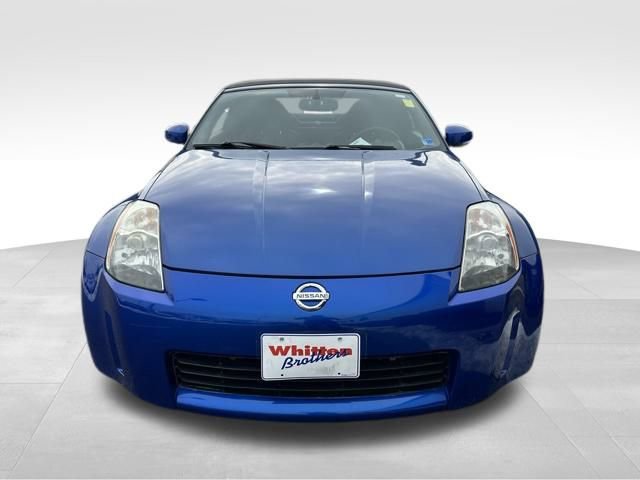 Used 2005 Nissan 350Z Enthusiast w/ (S02) Side Air Bags Pkg image 9