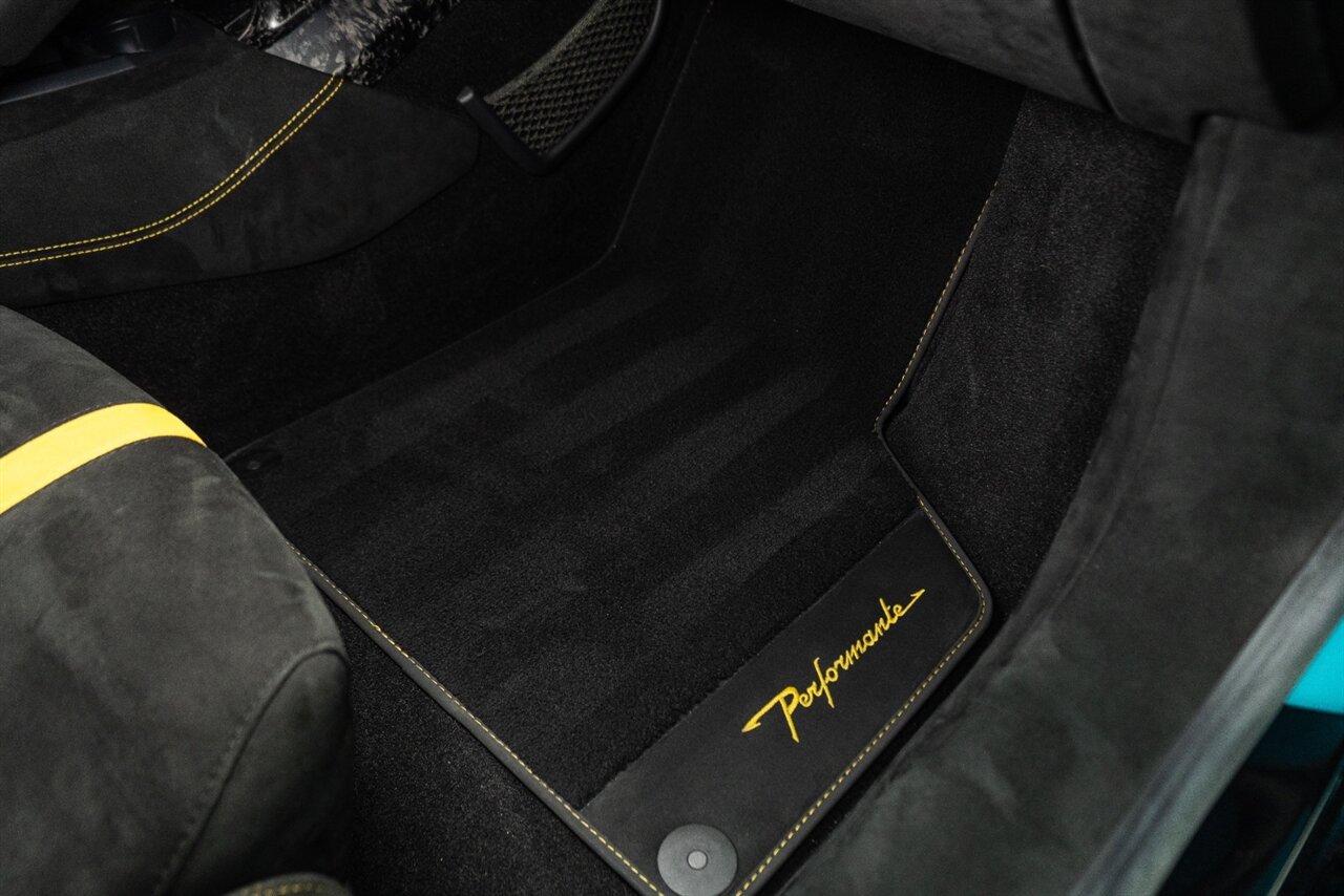Used 2019 Lamborghini Huracan Performante AWD/4WD image 84