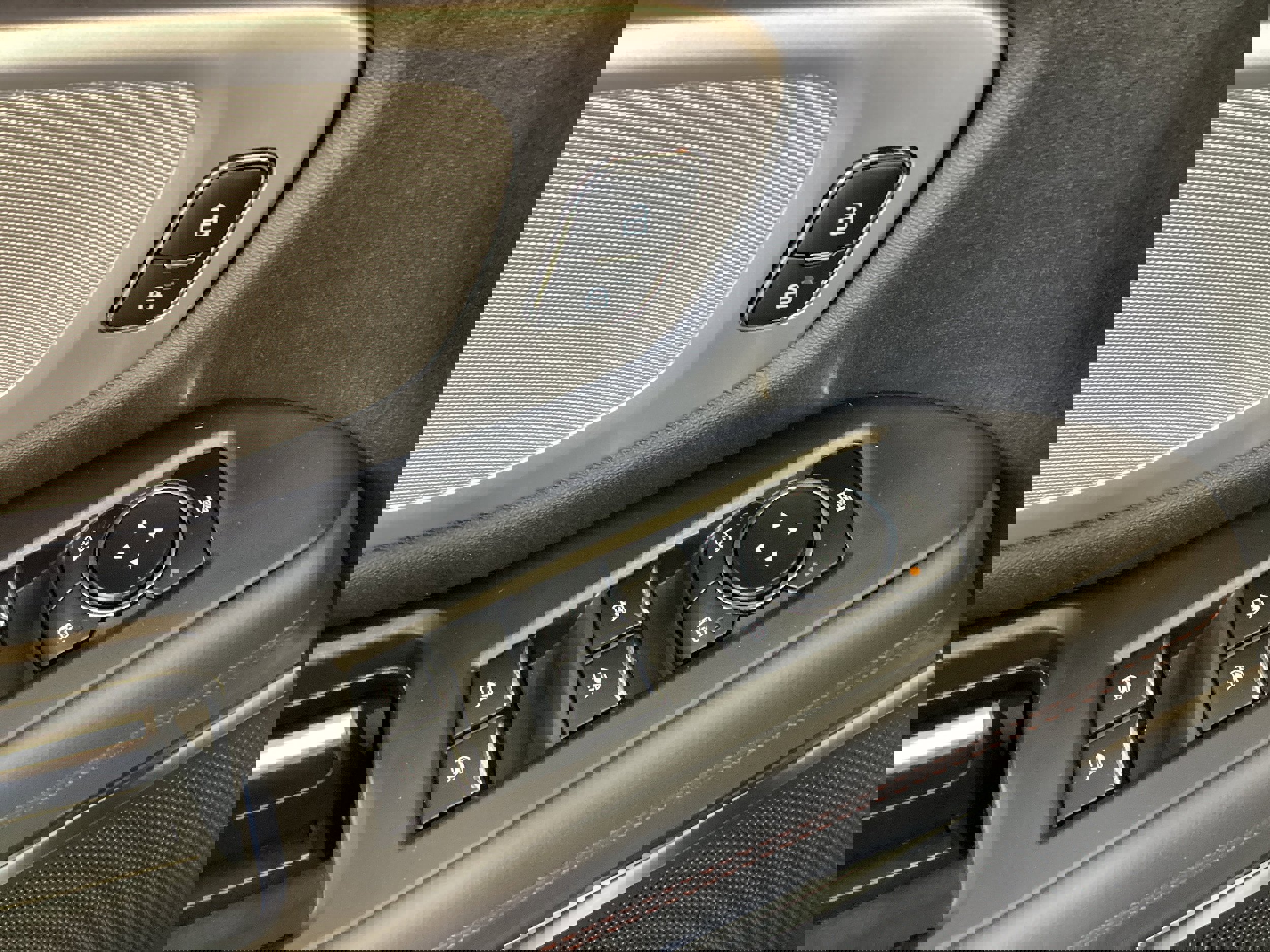 Used 2025 Ford Expedition Active image 12