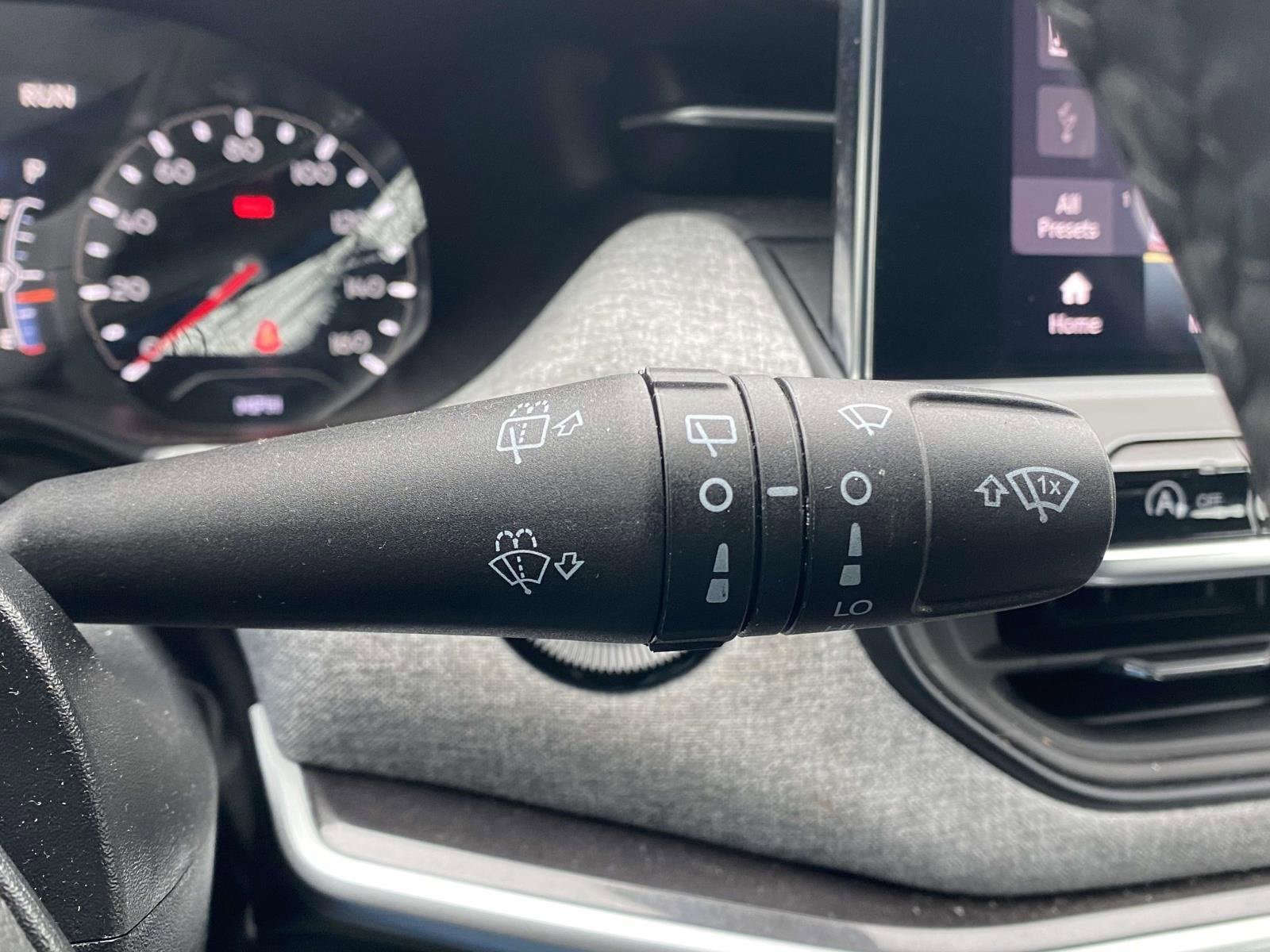 Used 2023 Jeep Compass Latitude w/ Sun and Sound Group image 25