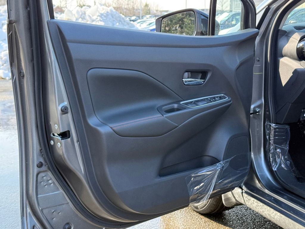New 2025 Nissan Versa SR w/ Trunk Package image 20