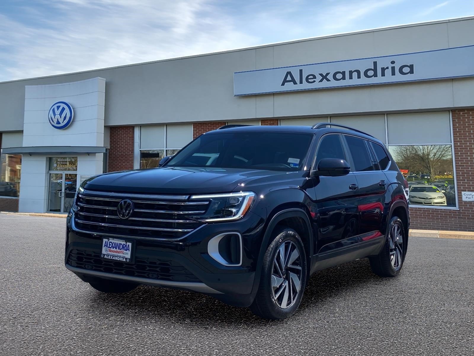 Certified 2024 Volkswagen Atlas SE AWD/4WD image 1