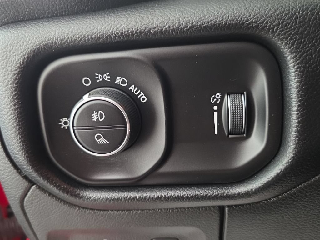 Used 2021 RAM 1500 Big Horn AWD/4WD image 12