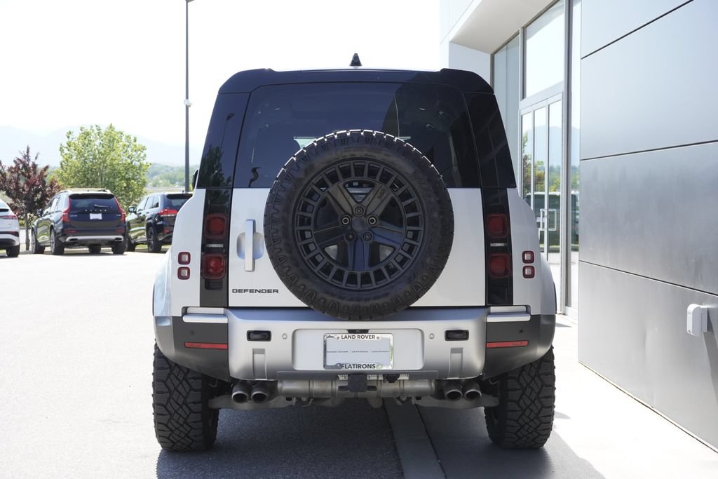 Used 2024 Land Rover Defender 110 SE AWD/4WD image 6
