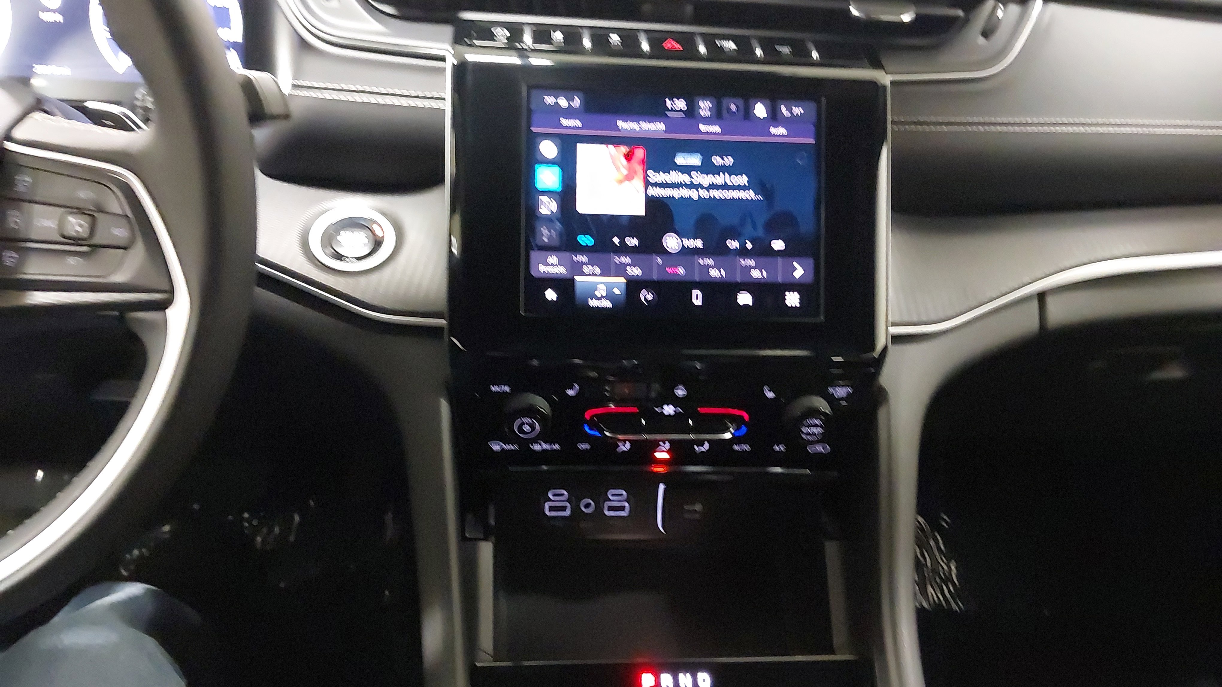 Used 2024 Jeep Grand Cherokee L Laredo image 20