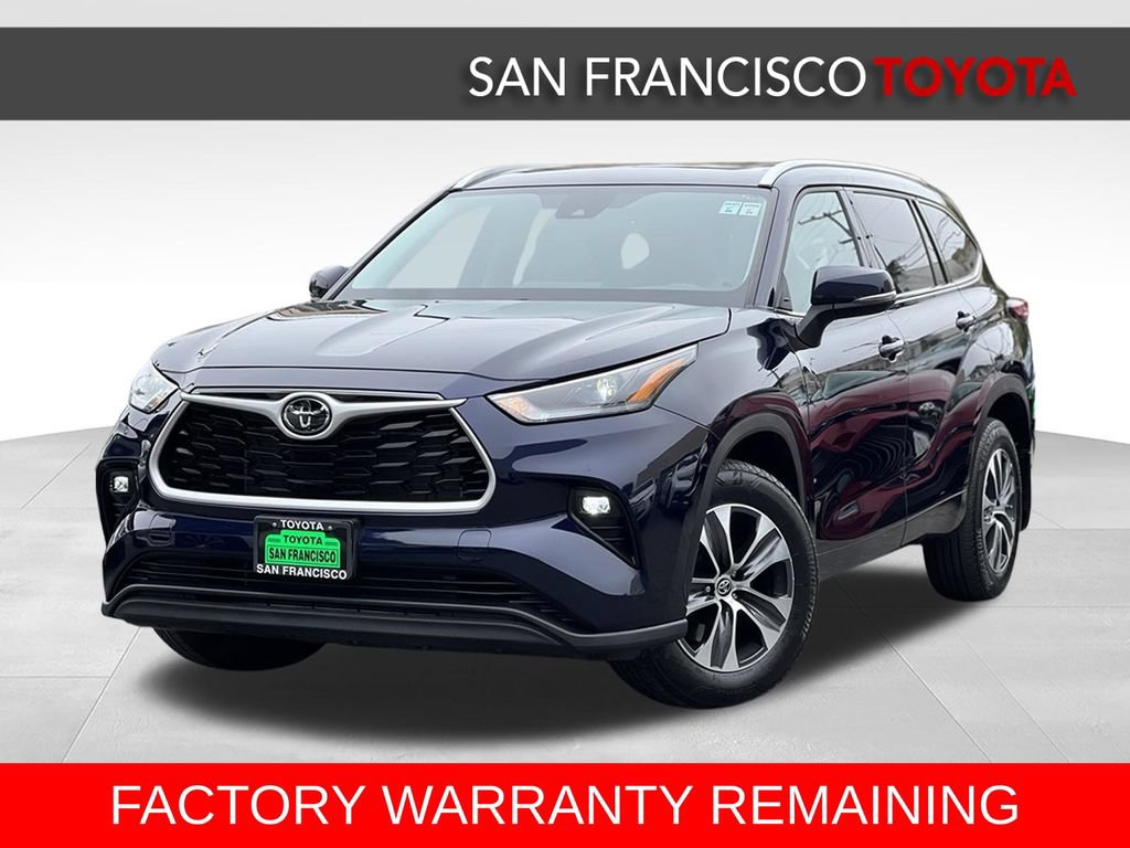 Used 2022 Toyota Highlander XLE AWD/4WD image 1