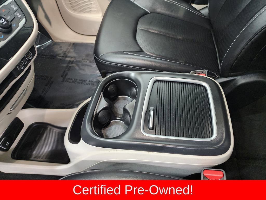 Used 2024 Chrysler Pacifica Touring-L image 22
