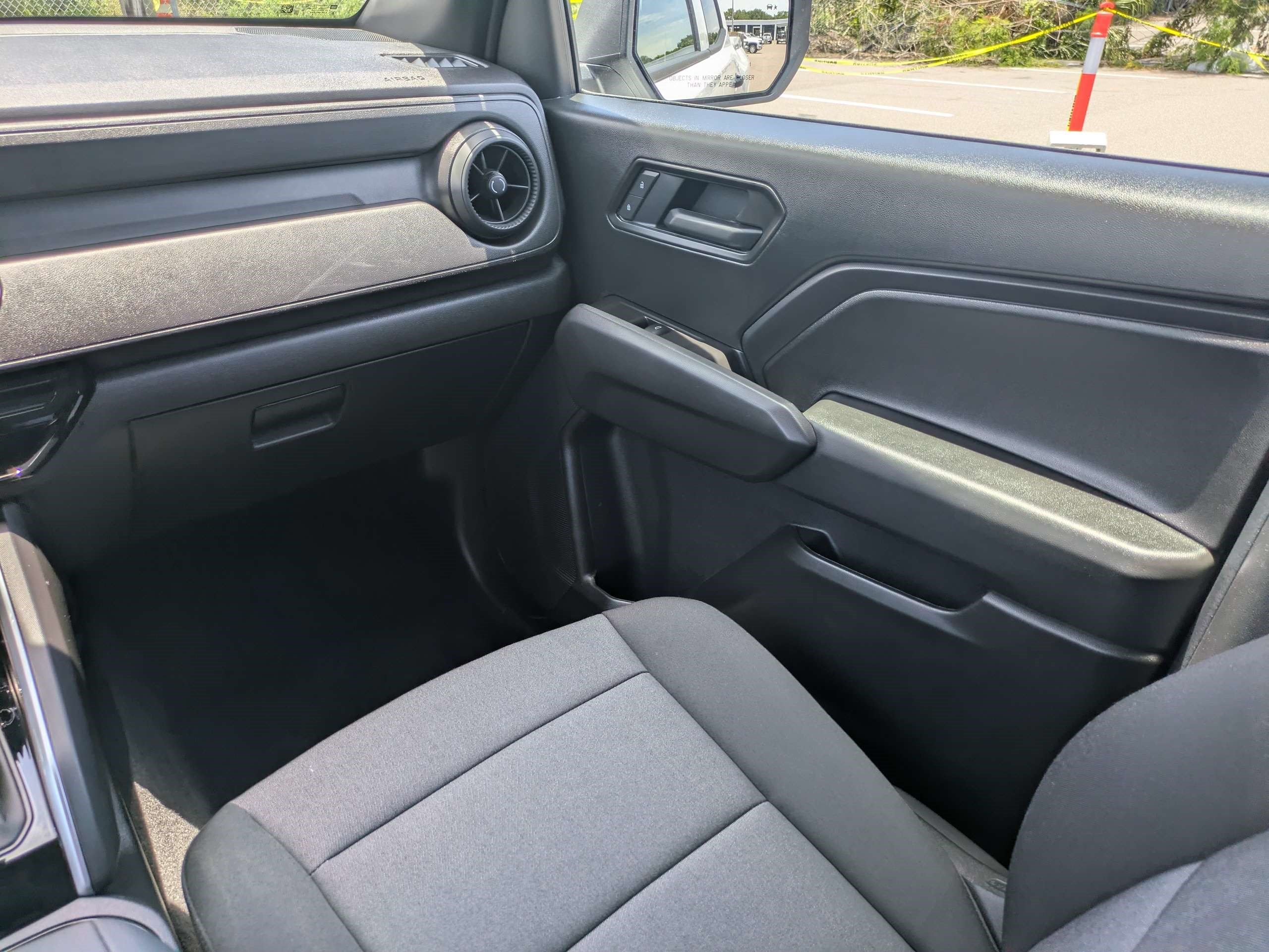 Used 2026 Chevrolet Colorado W/T w/ Advanced Trailering Package RWD image 16