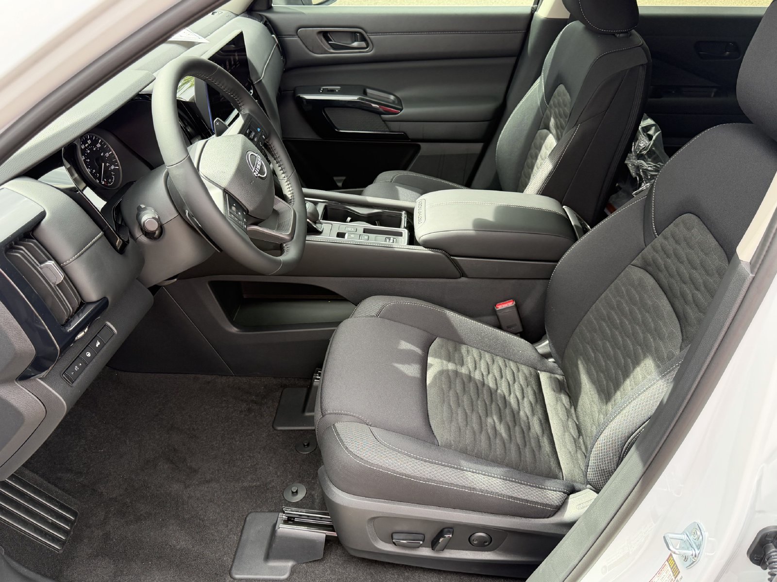 New 2026 Nissan Pathfinder SV w/ SV Premium Package FWD image 19