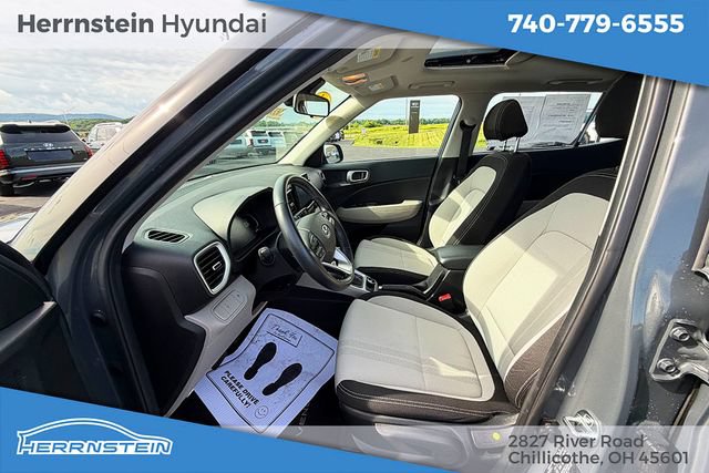 Used 2024 Hyundai Venue SEL FWD image 22
