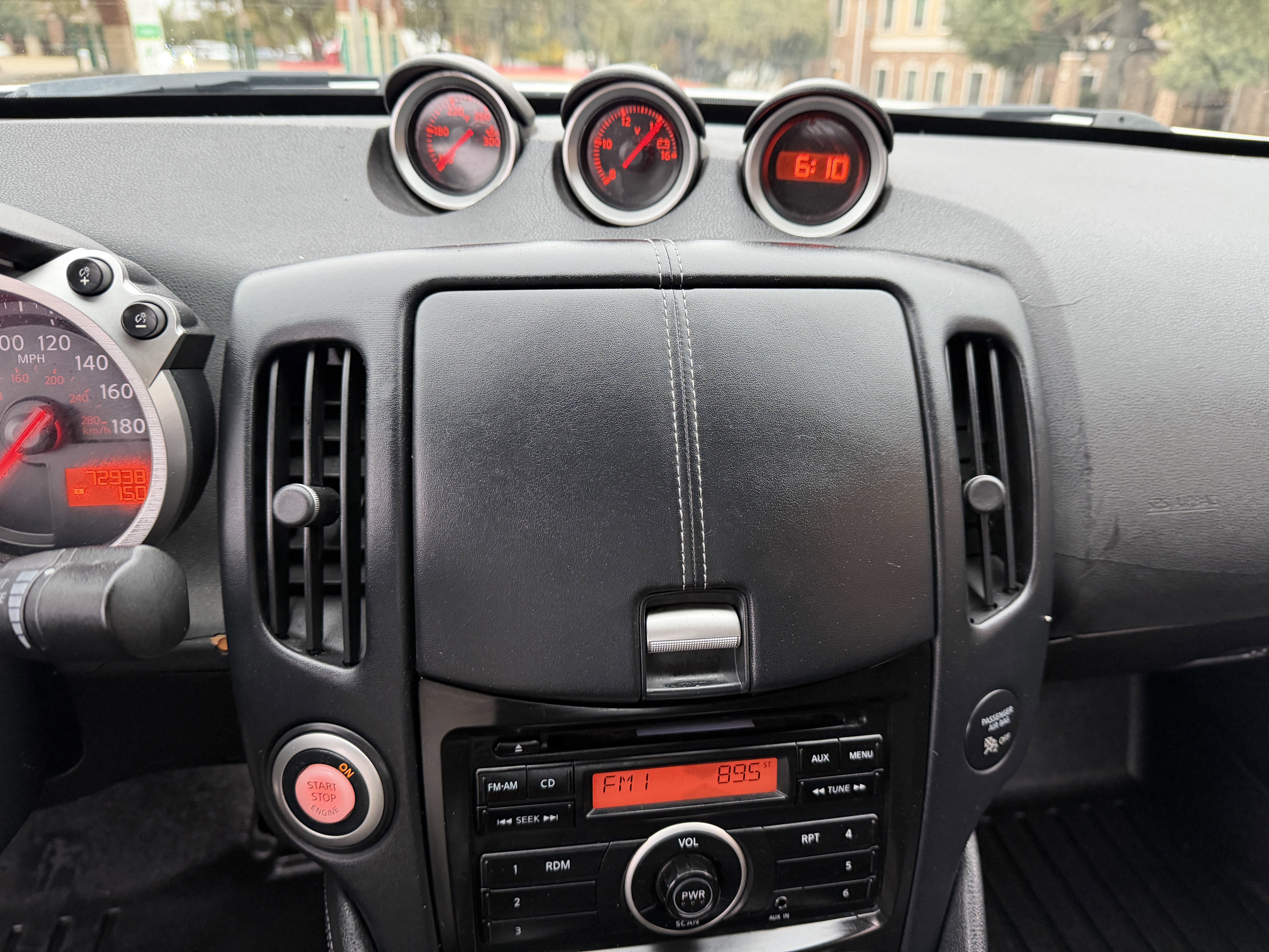 Used 2011 Nissan 370Z Coupe image 22