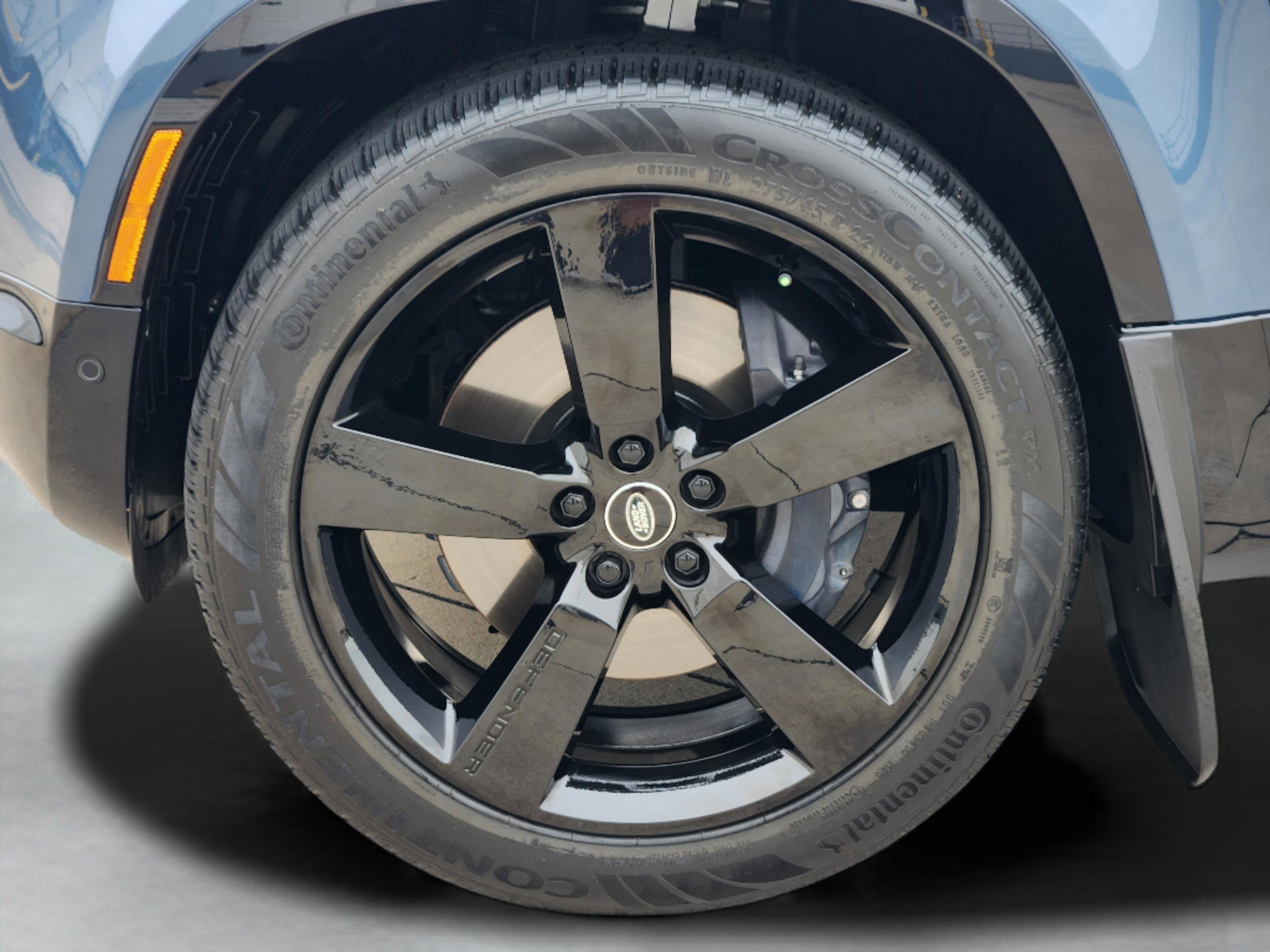 Certified 2025 Land Rover Defender 110 X-Dynamic SE image 33