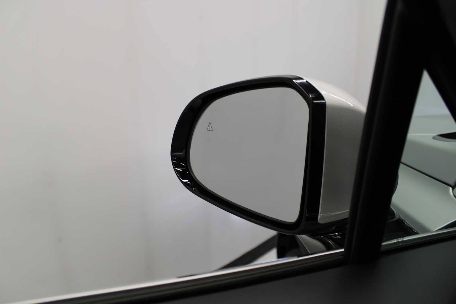 Used 2023 Hyundai Santa Fe SEL Convenience AWD/4WD image 7