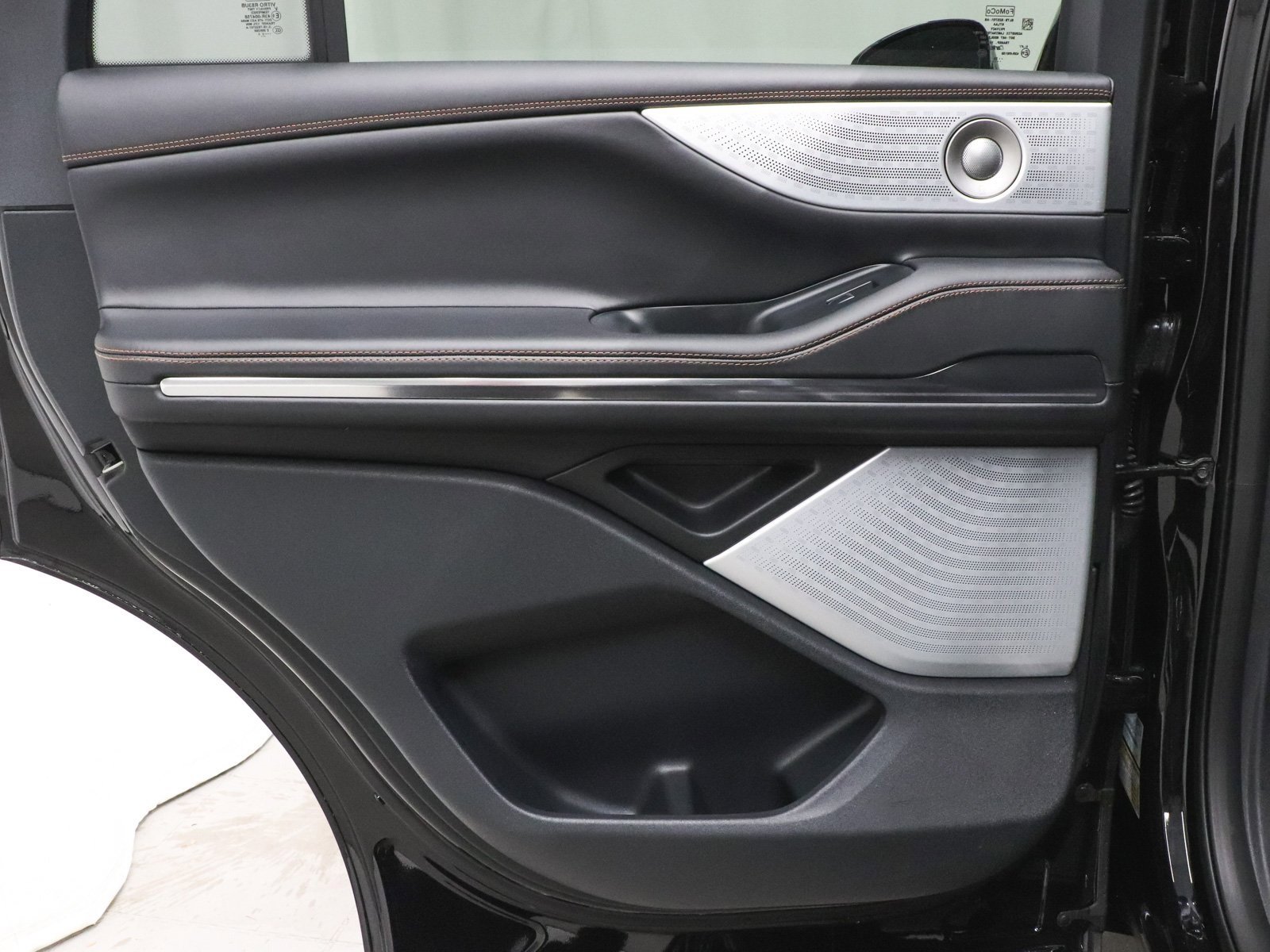 Used 2025 Lincoln Navigator Black Label image 15