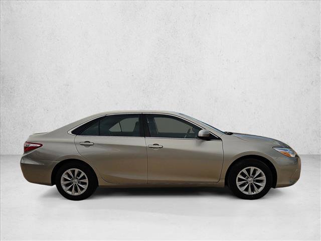 Used 2015 Toyota Camry LE FWD image 4