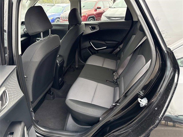 Used 2023 Kia Soul S image 16