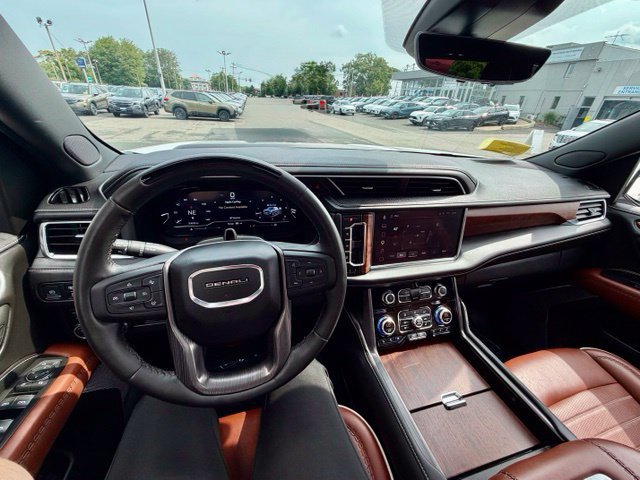 Certified 2024 GMC Yukon XL Denali Ultimate AWD/4WD image 15