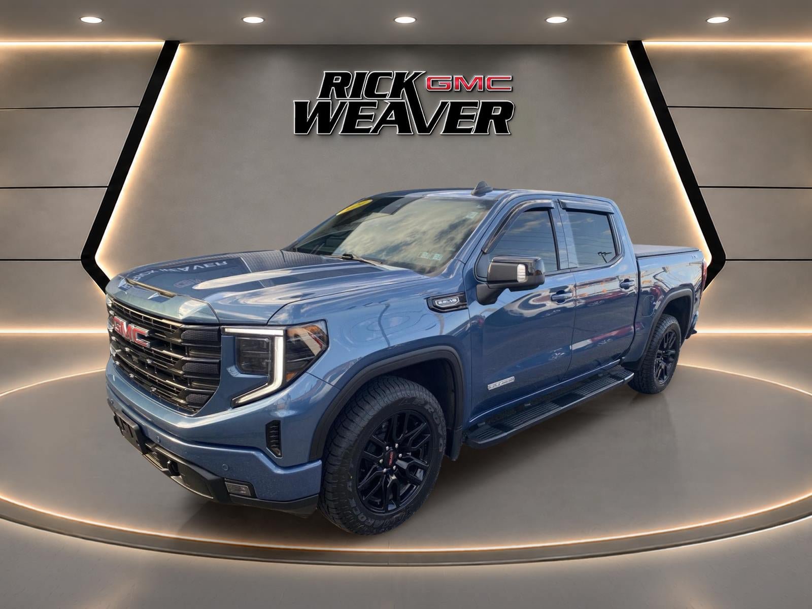 Used 2024 GMC Sierra 1500 Elevation w/ Elevation Premium Package AWD/4WD image 2