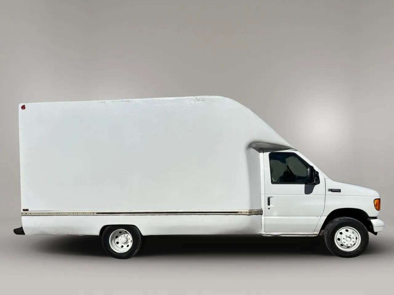 Used 2003 Ford E-350 and Econoline 350 Super Duty image 2