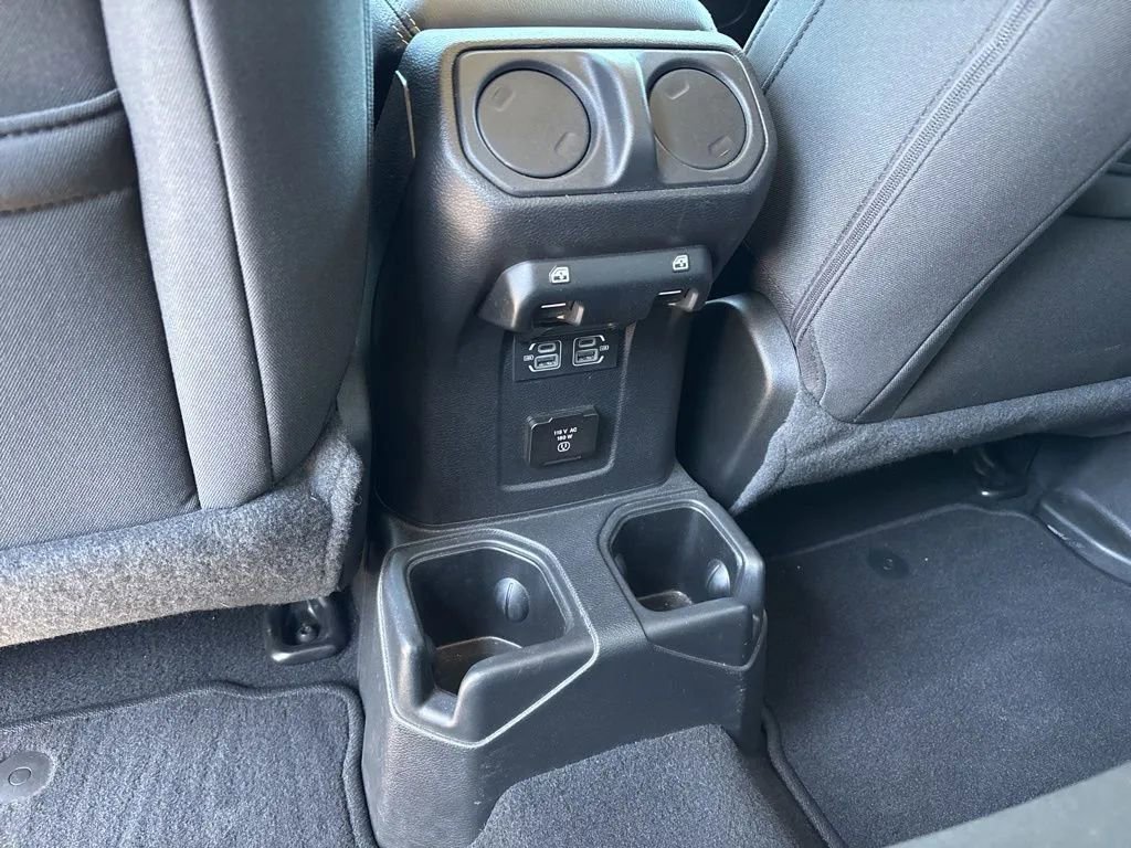 Used 2021 Jeep Wrangler Unlimited Sahara AWD/4WD image 24