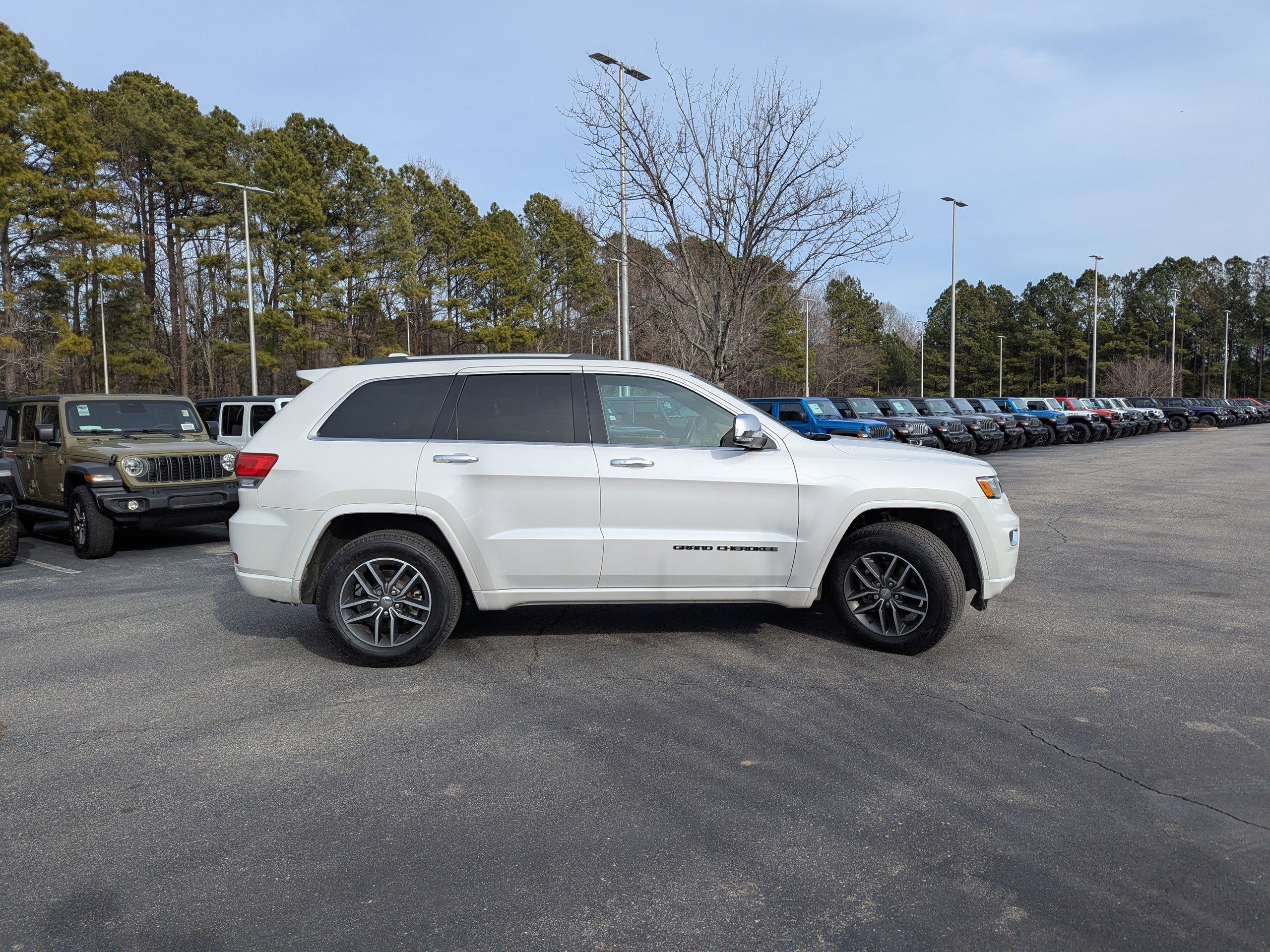 Used 2020 Jeep Grand Cherokee Overland image 4