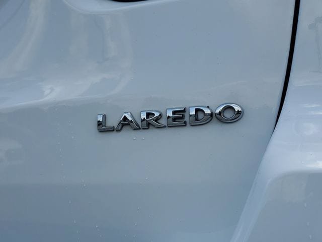 Certified 2021 Jeep Grand Cherokee Laredo X AWD/4WD image 8