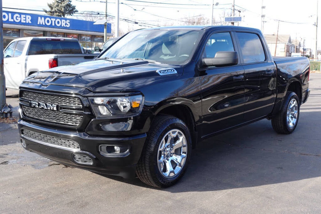 Used 2024 RAM 1500 Tradesman w/ Sport Appearance Package AWD/4WD image 2