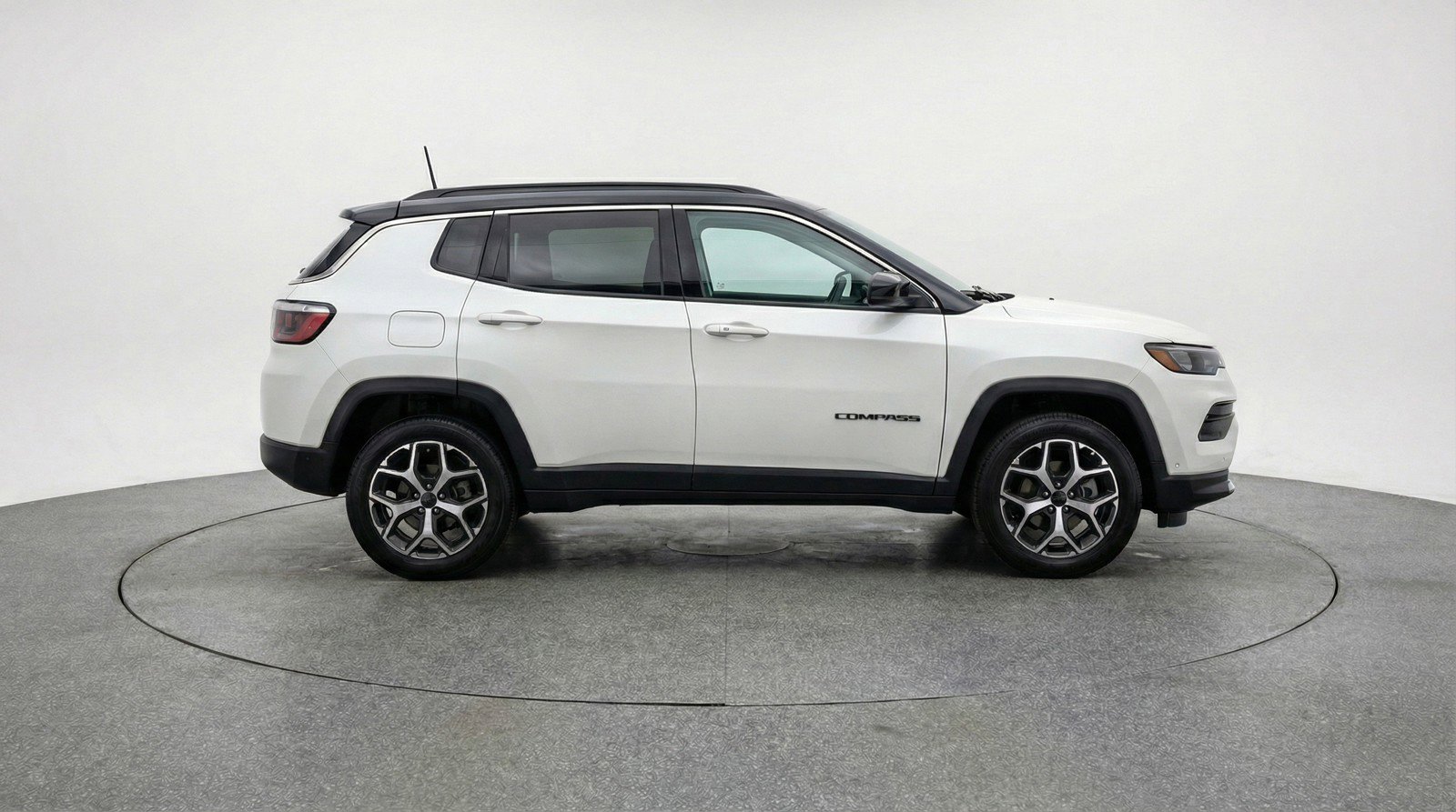Used 2025 Jeep Compass Limited image 11