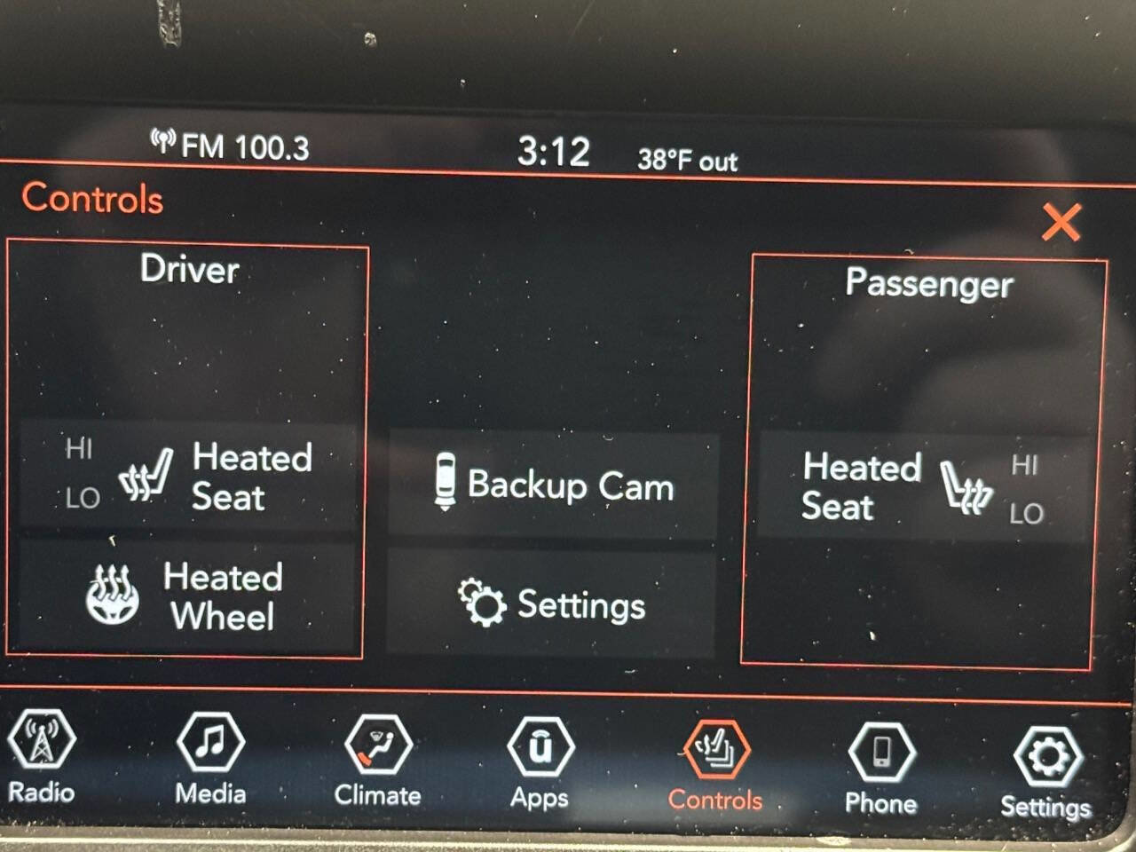 Used 2019 Jeep Cherokee Latitude w/ Cold Weather Group image 31