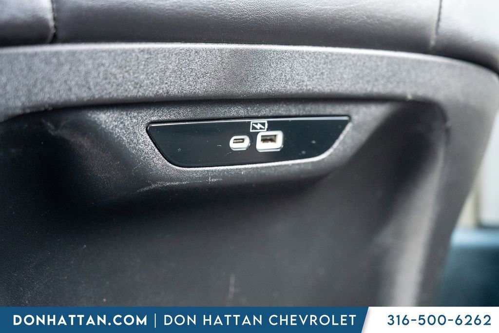 Used 2023 Chrysler Pacifica Touring-L image 24