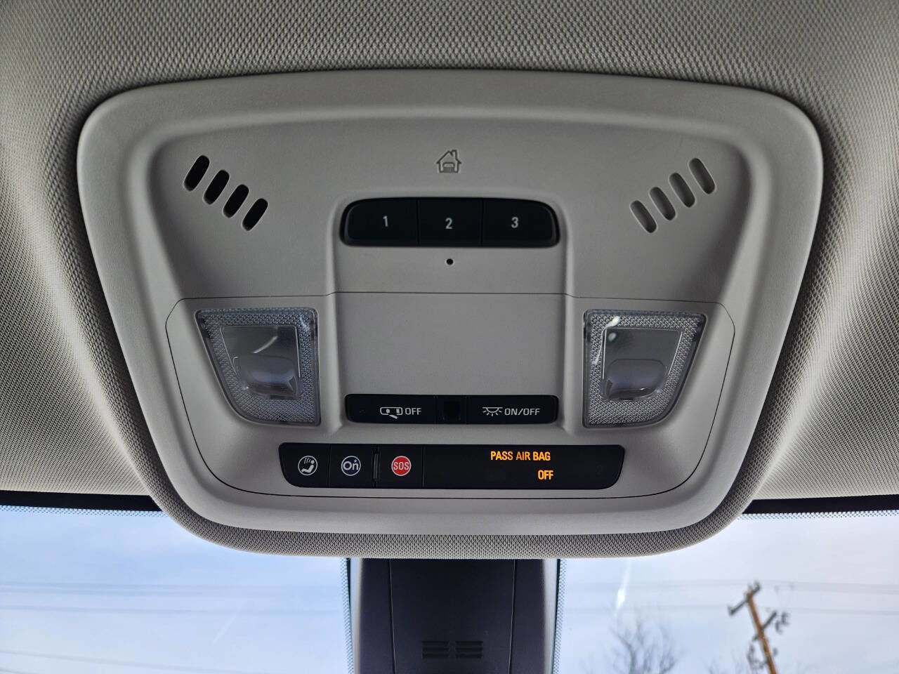 Used 2018 Chevrolet Traverse Premier image 25