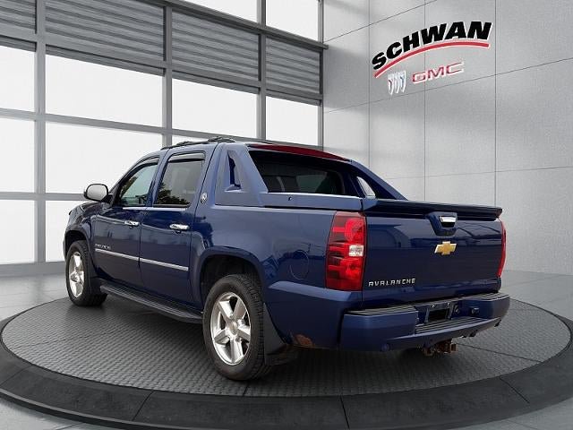 Used 2013 Chevrolet Avalanche LTZ AWD/4WD image 6