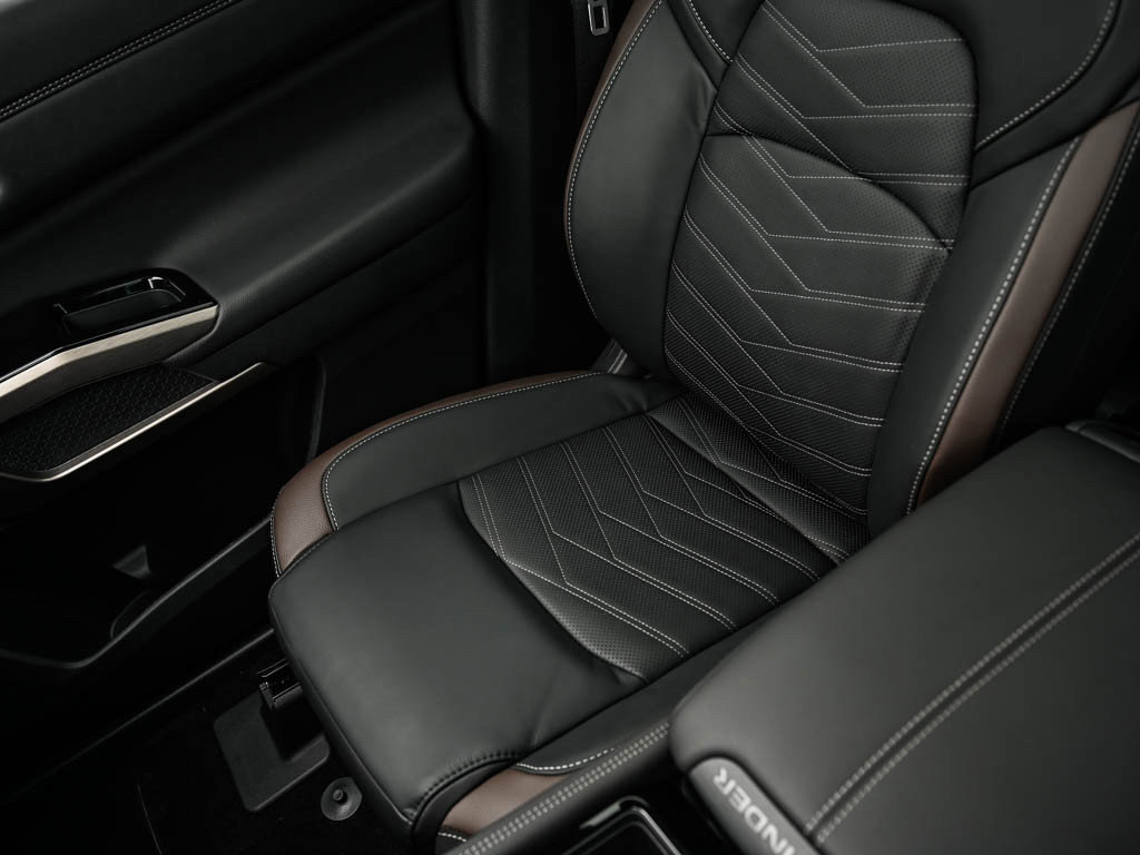 New 2025 Nissan Pathfinder Platinum w/ Lighting Package (N92) image 27