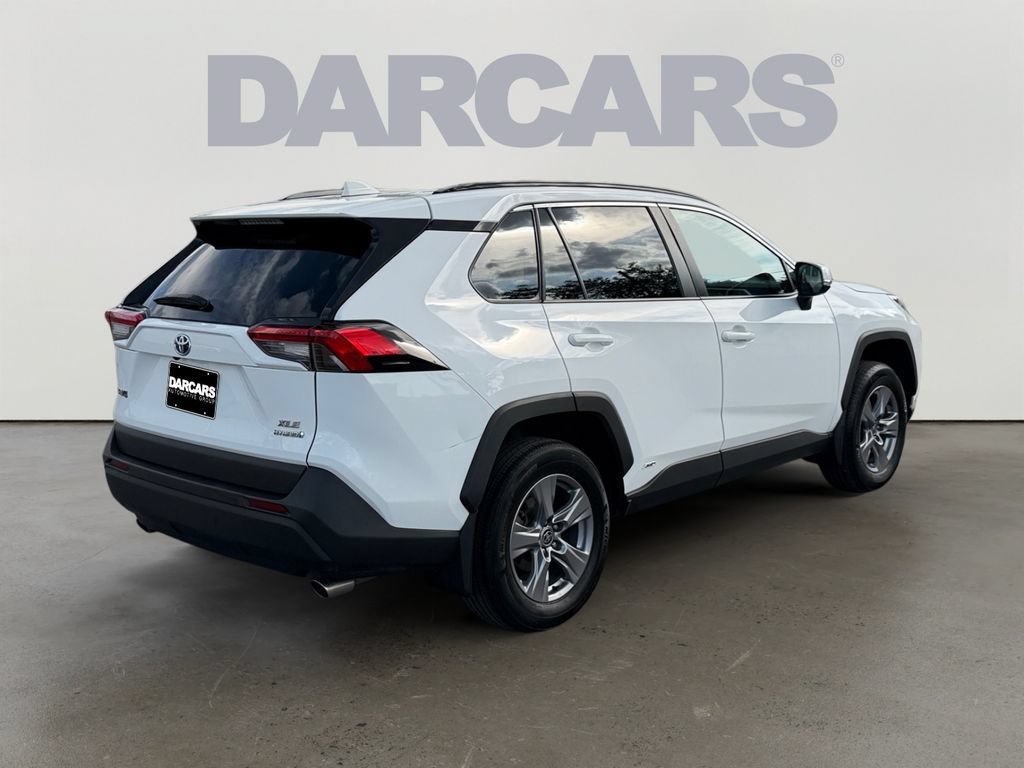 Used 2024 Toyota RAV4 XLE AWD/4WD image 7