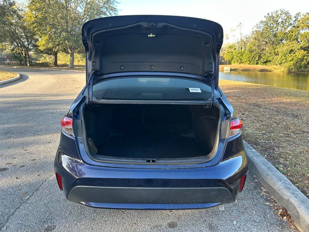 Used 2022 Toyota Corolla LE image 10
