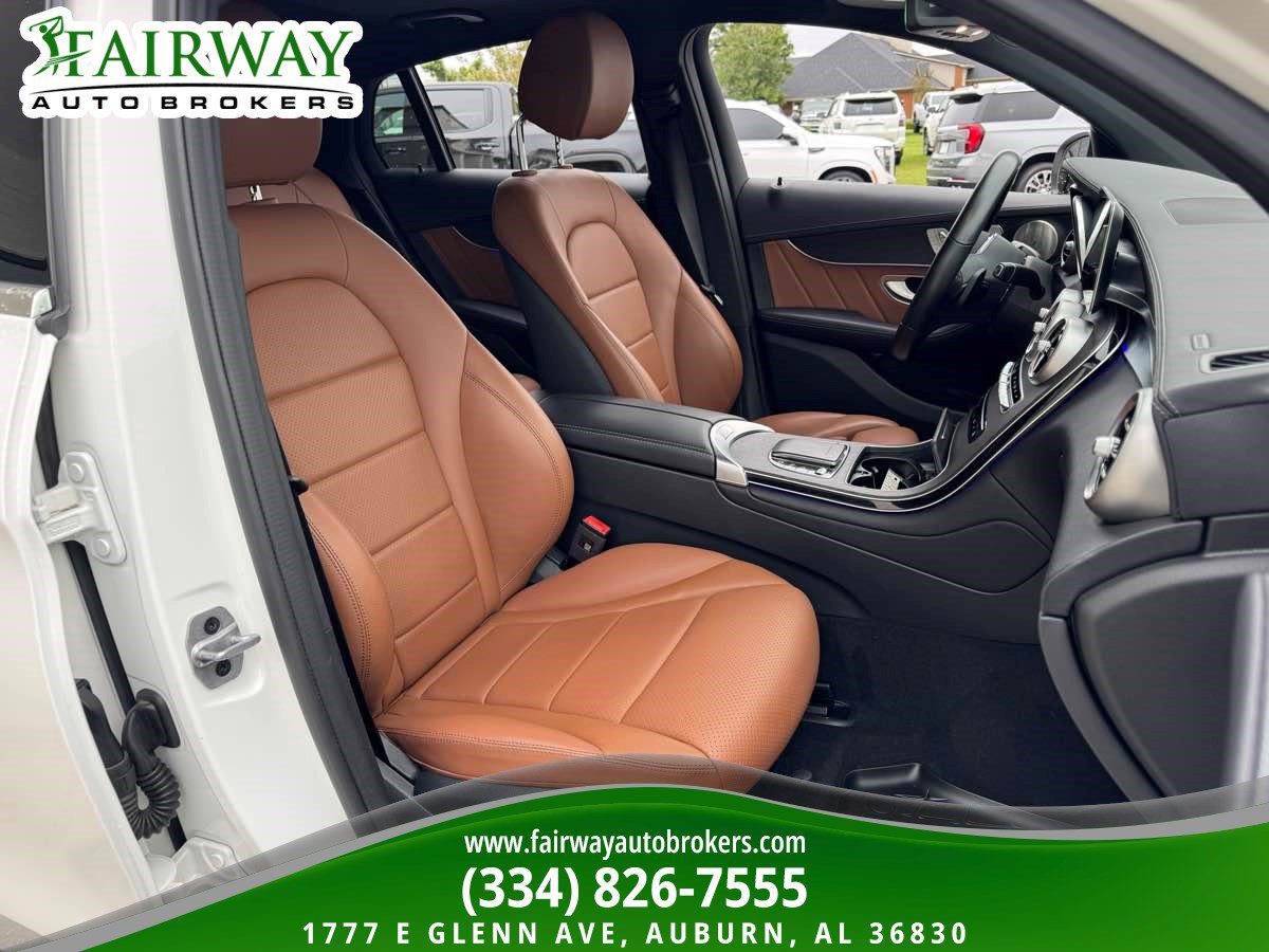 Used 2023 Mercedes-Benz GLC 300 4MATIC Coupe image 12